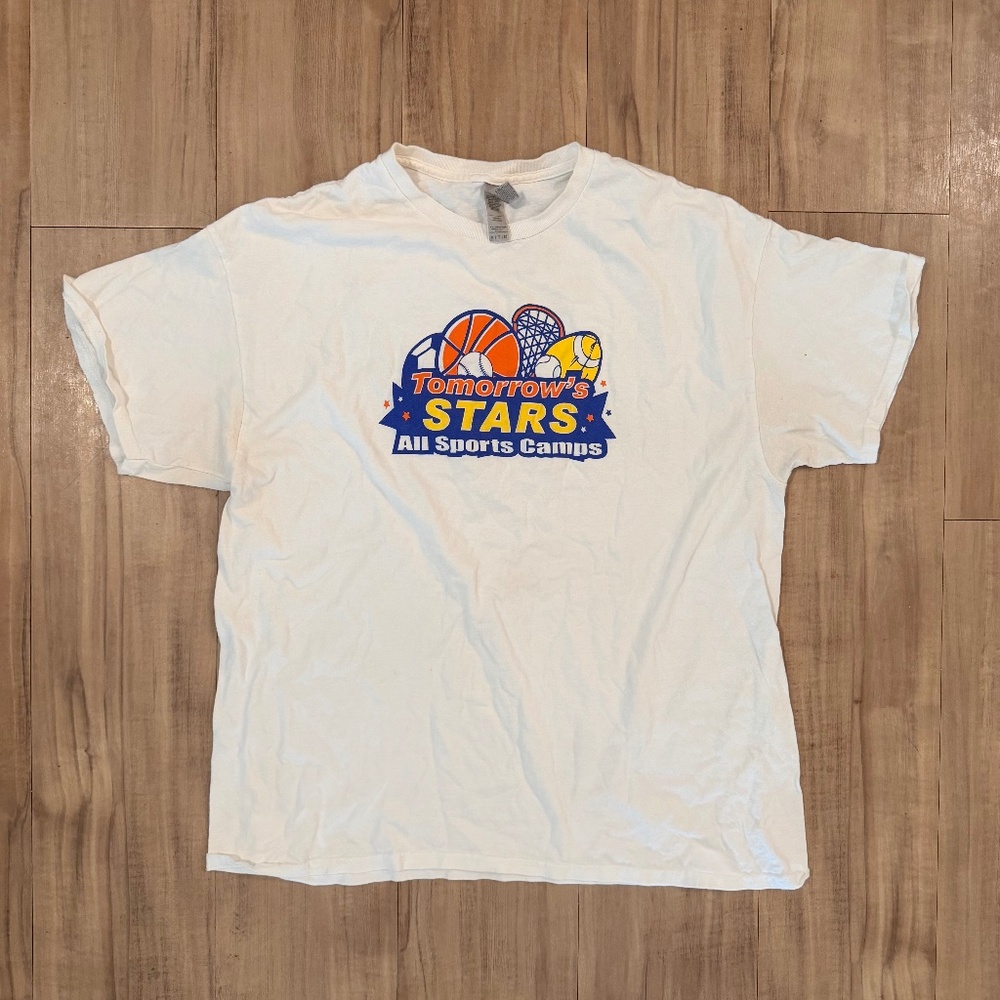 🔥 TOMORROW’S STARS ALL SPORTS CAMPS TEE – XL 🔥